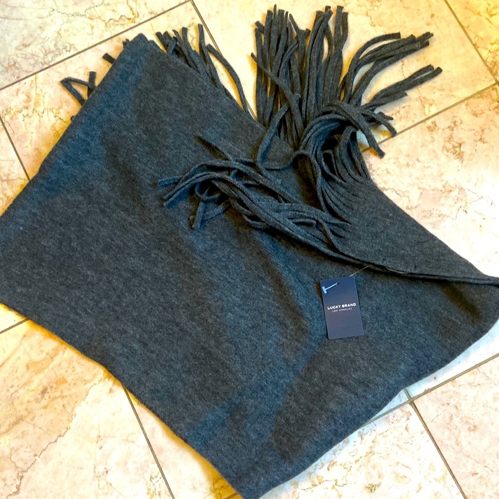 gray scarf with fringe